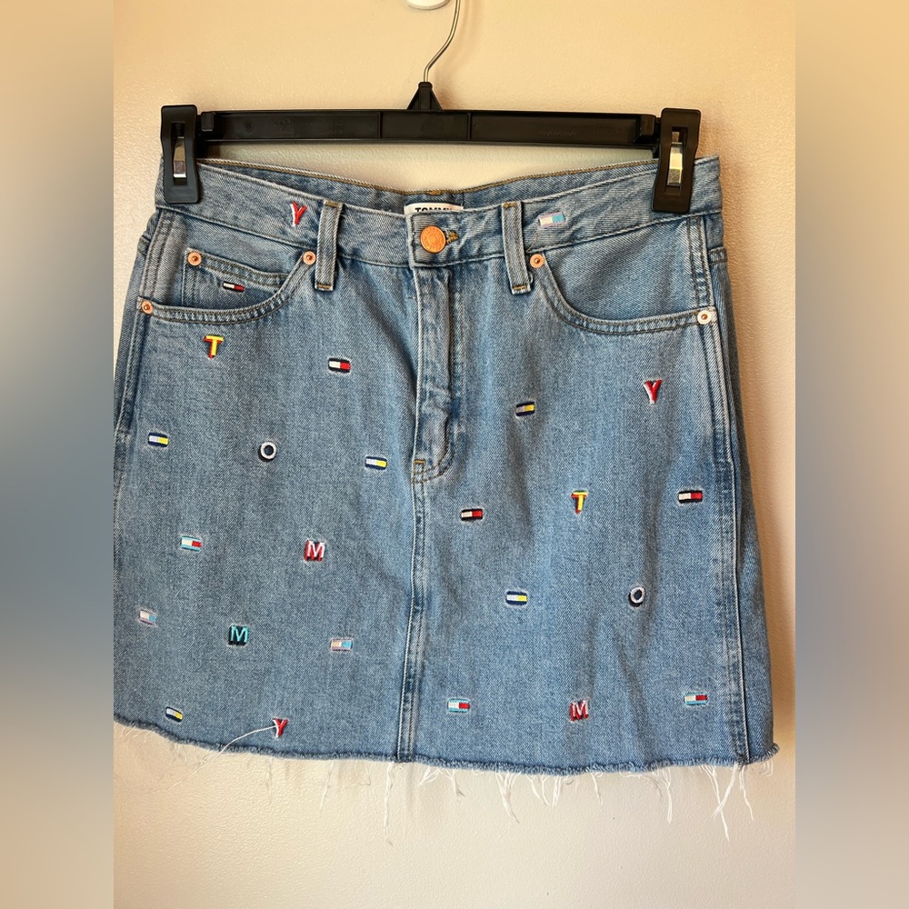 Tommy Jeans Skirt Embroidered Denim Raw Hem Size 28 AND shirt! Medium